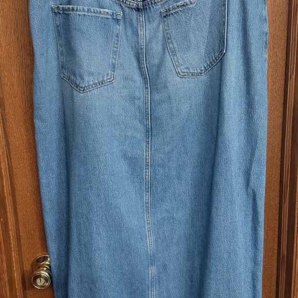 Old Navy Mid-Rise Long Blue Denim Skirt - Picture 2 of 2